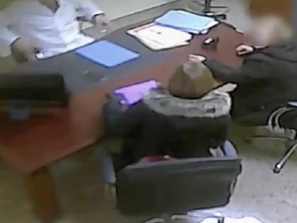 Soldi in cambio della pensione: in manette il medico del caso Loris